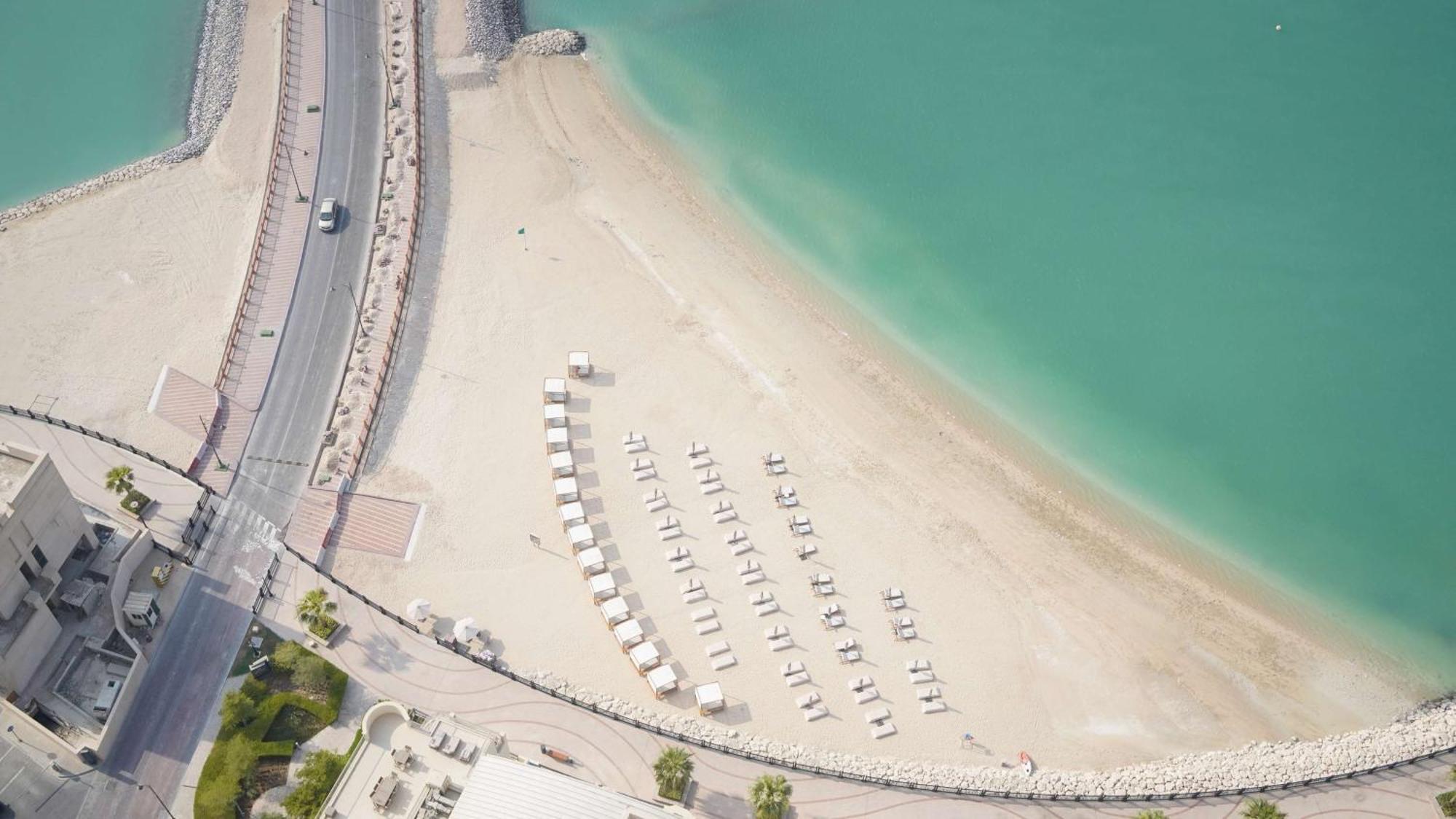 Hilton Doha The Pearl Hotel Bagian luar foto